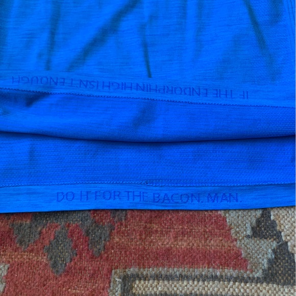 Lululemon Metal Vent Tech 1/2 zip royal blue medium - Picture 3 of 7